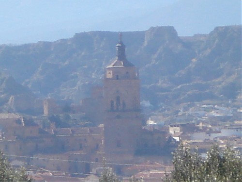 La Catedral de Guadix vista desde el Camino del Magistral