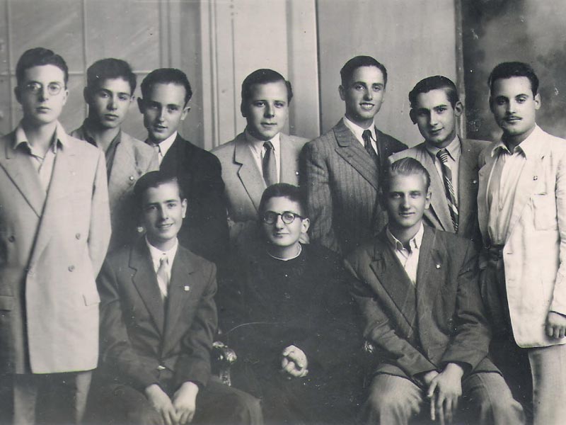 Manuel y otros