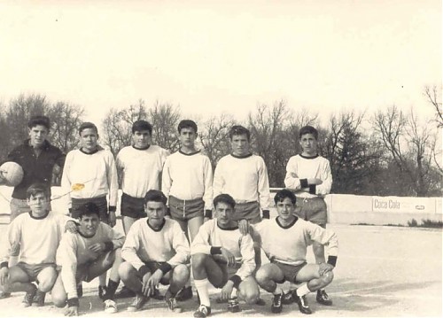 Equipo de futbol del Instituto Laboral en 1968
